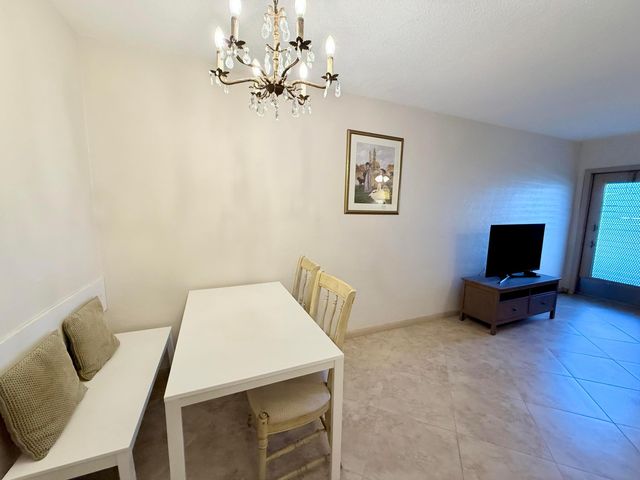 2204 Lake Osborne Drive 5, Lake Worth Beach, FL 33461