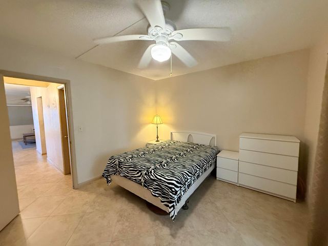 2204 Lake Osborne Drive 5, Lake Worth Beach, FL 33461