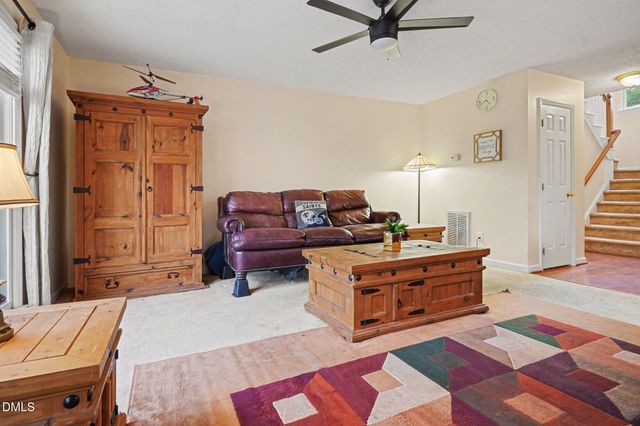 1502 Oakland Hills Way, Raleigh, NC 27604