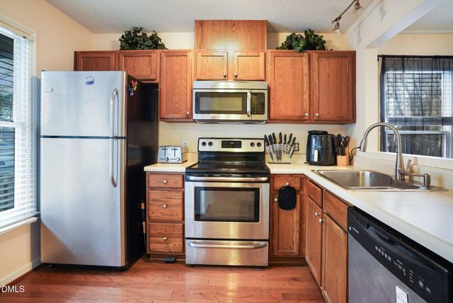 1502 Oakland Hills Way, Raleigh, NC 27604