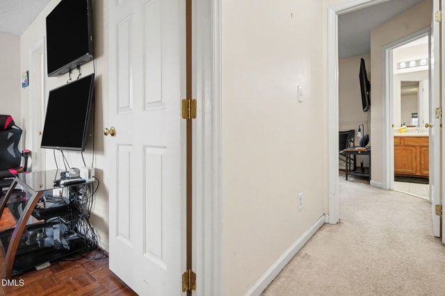 1502 Oakland Hills Way, Raleigh, NC 27604