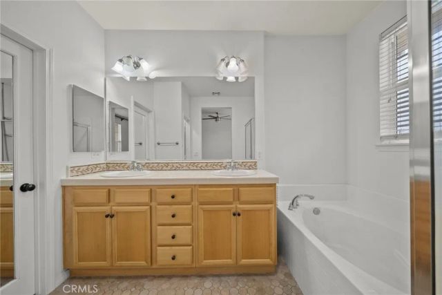 1690 Heywood C, Simi Valley, CA 93065