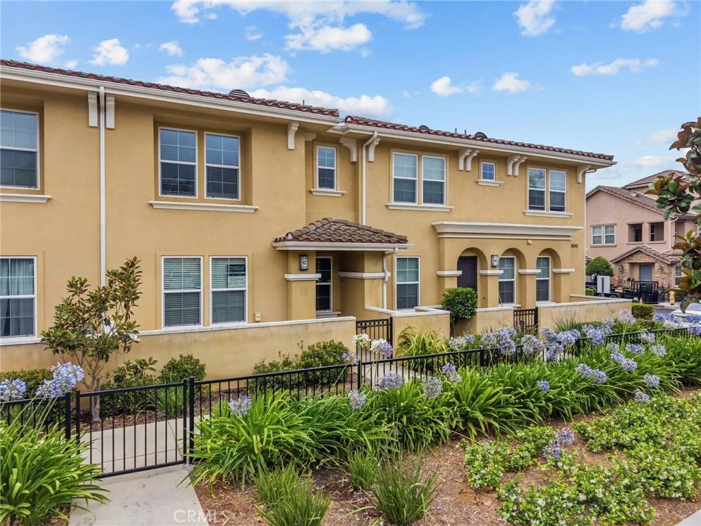 1690 Heywood C, Simi Valley, CA 93065