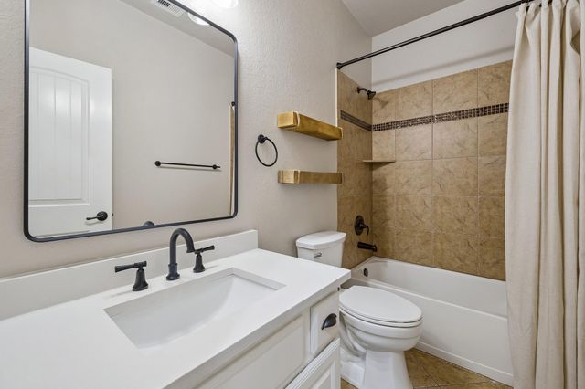 1041 Cedar Forest Drive, Conroe, TX 77384