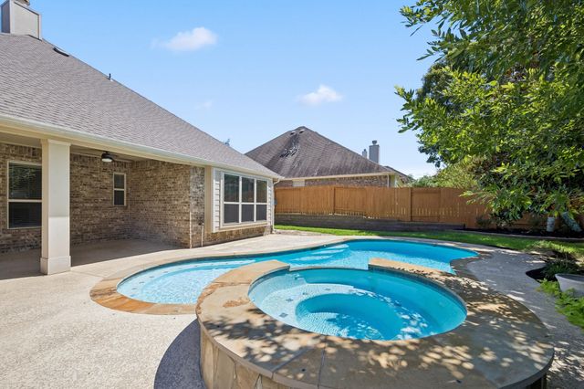 1041 Cedar Forest Drive, Conroe, TX 77384