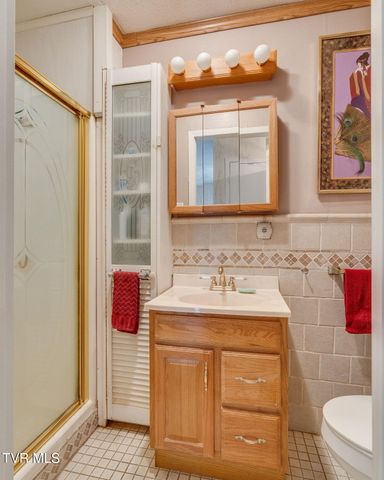 101 South Hickory Circle, Greeneville, TN 37743