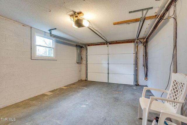 101 South Hickory Circle, Greeneville, TN 37743