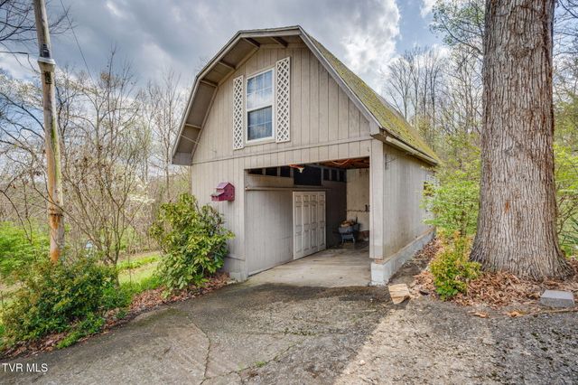 101 South Hickory Circle, Greeneville, TN 37743