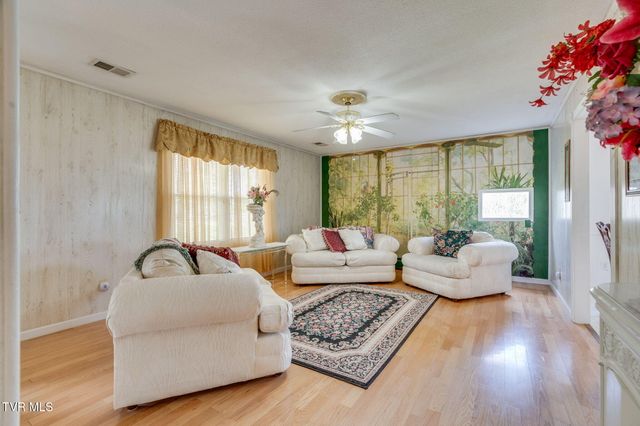 101 South Hickory Circle, Greeneville, TN 37743