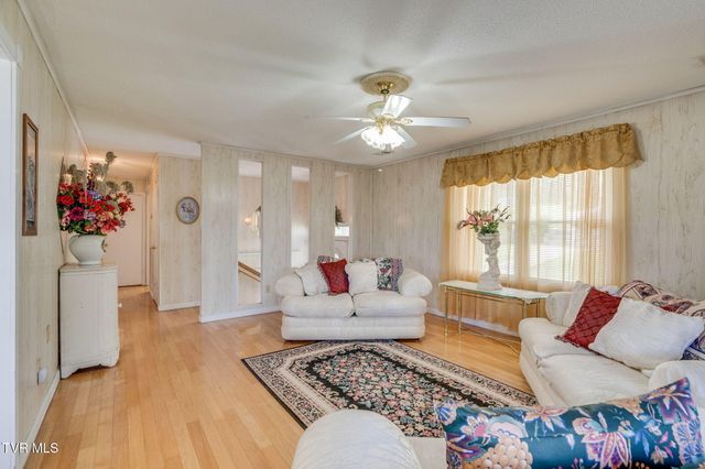 101 South Hickory Circle, Greeneville, TN 37743