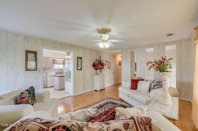 101 South Hickory Circle, Greeneville, TN 37743