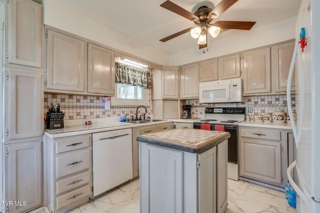 101 South Hickory Circle, Greeneville, TN 37743