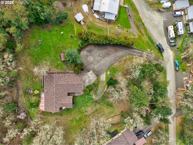 755 PLIN St, Myrtle Creek, OR 97457