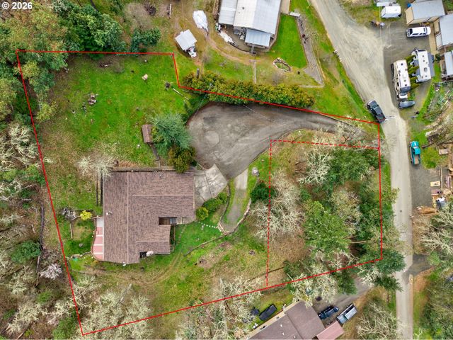 755 PLIN St, Myrtle Creek, OR 97457