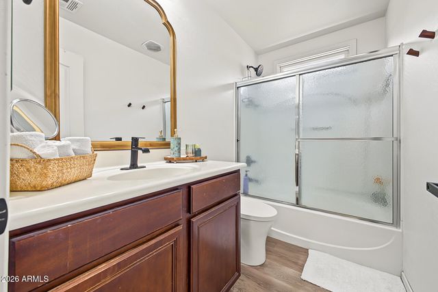 2340 E WAYLAND Drive, Phoenix, AZ 85040