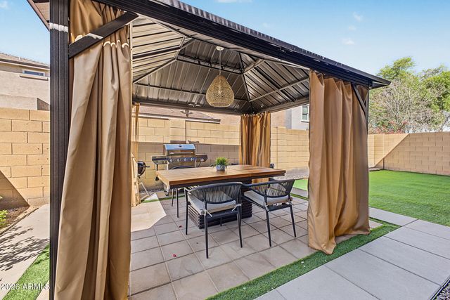2340 E WAYLAND Drive, Phoenix, AZ 85040