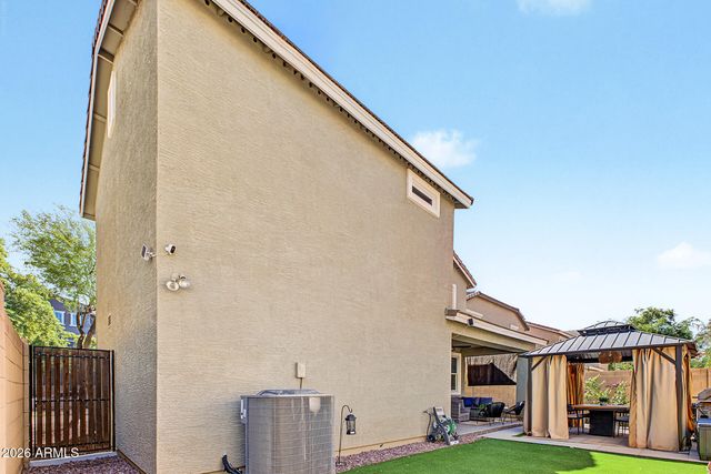 2340 E WAYLAND Drive, Phoenix, AZ 85040