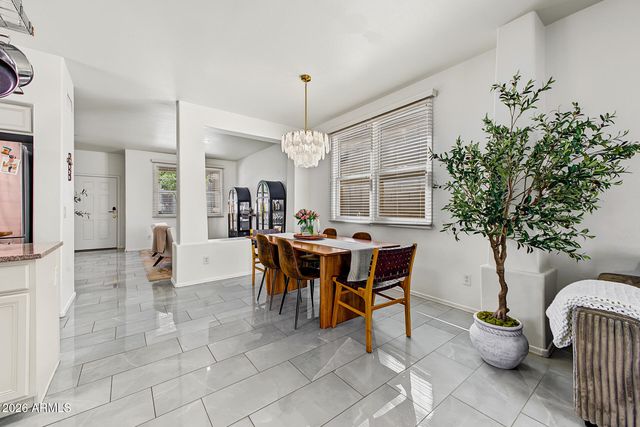 2340 E WAYLAND Drive, Phoenix, AZ 85040