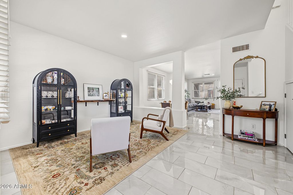 2340 E WAYLAND Drive, Phoenix, AZ 85040 — photo 4