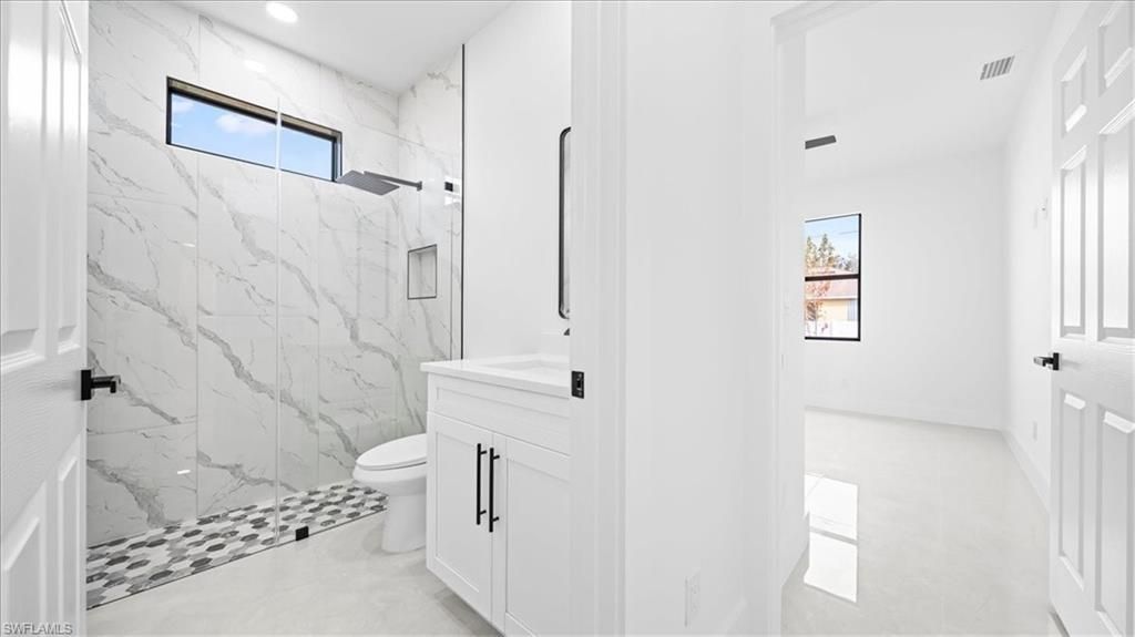 Image 24 of property listing at 1941 NE 15th ST, Cape Coral, FL 33909