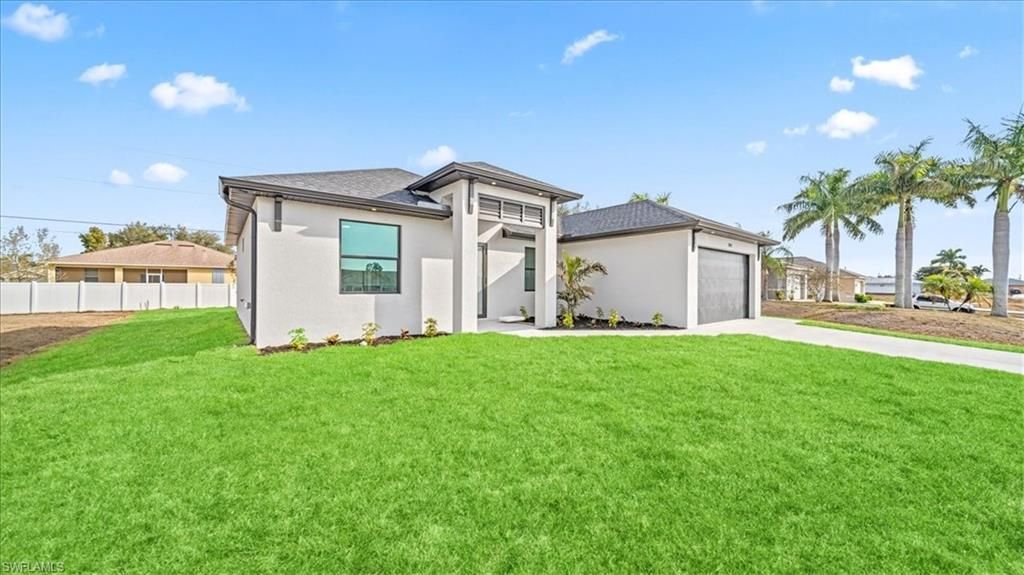 Image 5 of property listing at 1941 NE 15th ST, Cape Coral, FL 33909