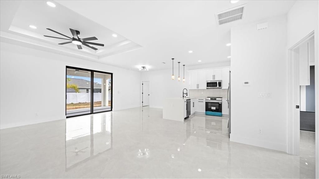 Image 9 of property listing at 1941 NE 15th ST, Cape Coral, FL 33909