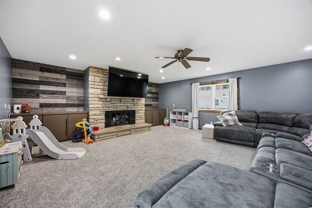 807 40th Street SE, Cedar Rapids, IA 52403