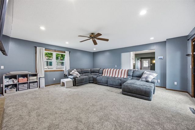 807 40th Street SE, Cedar Rapids, IA 52403
