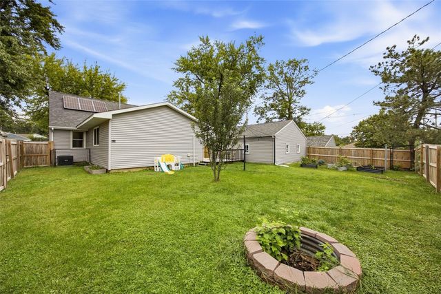 807 40th Street SE, Cedar Rapids, IA 52403