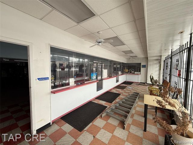 10810 W 7 Mile Road, Detroit, MI 48221