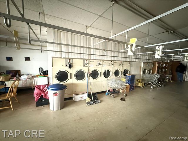 10810 W 7 Mile Road, Detroit, MI 48221