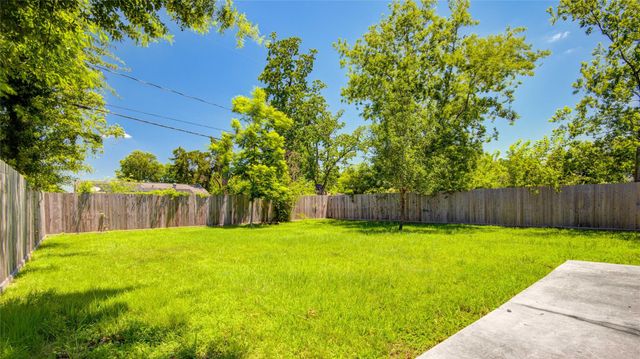 8921 Oak Knoll Lane, Houston, TX 77078