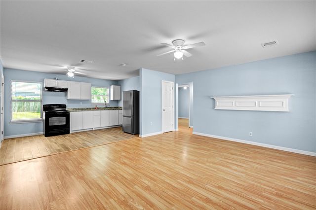 8921 Oak Knoll Lane, Houston, TX 77078