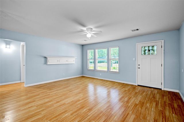 8921 Oak Knoll Lane, Houston, TX 77078