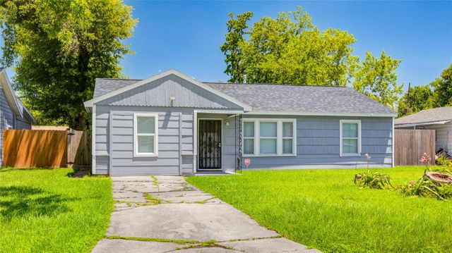8921 Oak Knoll Lane, Houston, TX 77078