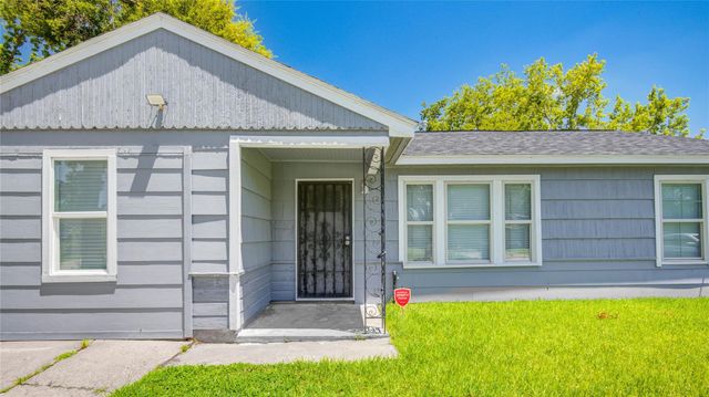 8921 Oak Knoll Lane, Houston, TX 77078