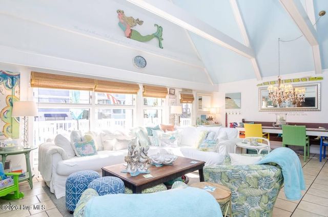2 W Henderson Street, Wrightsville Beach, NC 28480