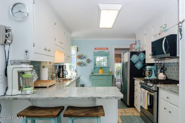 2 W Henderson Street, Wrightsville Beach, NC 28480