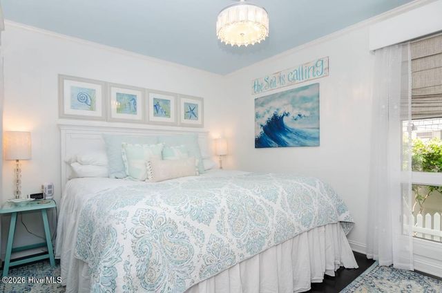 2 W Henderson Street, Wrightsville Beach, NC 28480