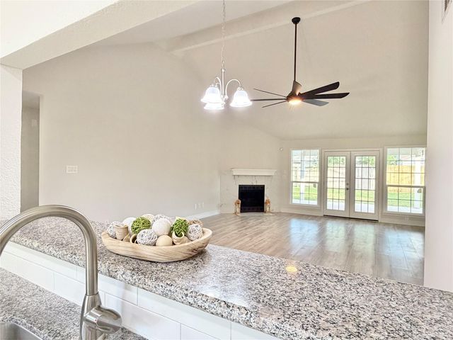 10940 Collingswood Drive, La Porte, TX 77571