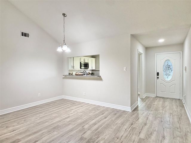 10940 Collingswood Drive, La Porte, TX 77571