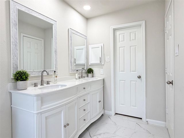 10940 Collingswood Drive, La Porte, TX 77571