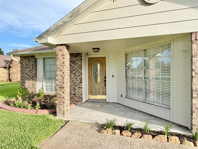 10940 Collingswood Drive, La Porte, TX 77571