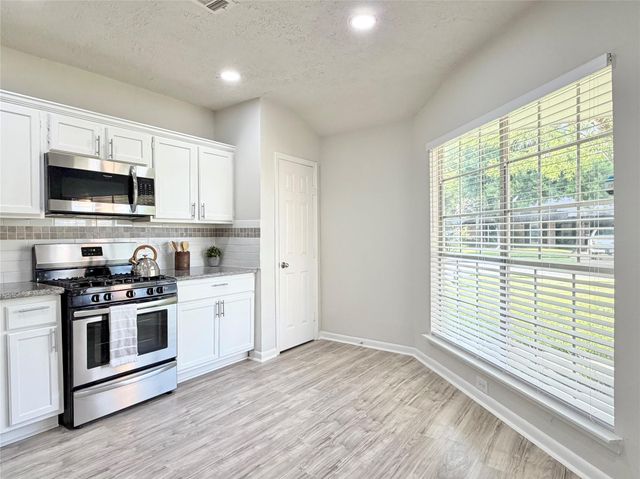 10940 Collingswood Drive, La Porte, TX 77571
