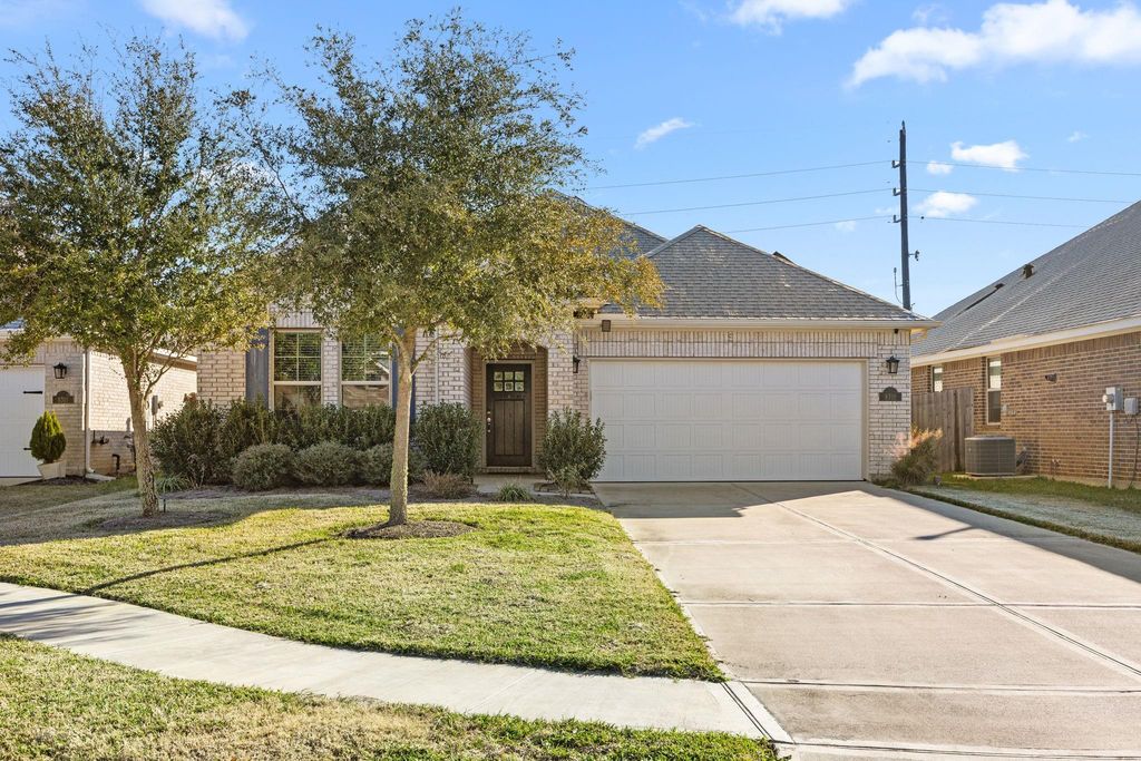 8315 Divot Trace, Fulshear, TX 77441