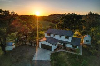 5215 Meadow View Ln, Auburn, CA 95602