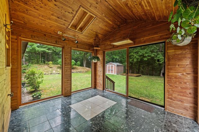 12 Davis Road, Merrimack, NH 03054