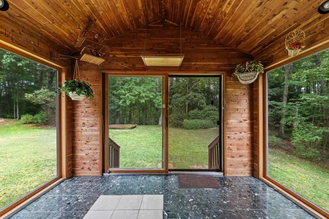 12 Davis Road, Merrimack, NH 03054