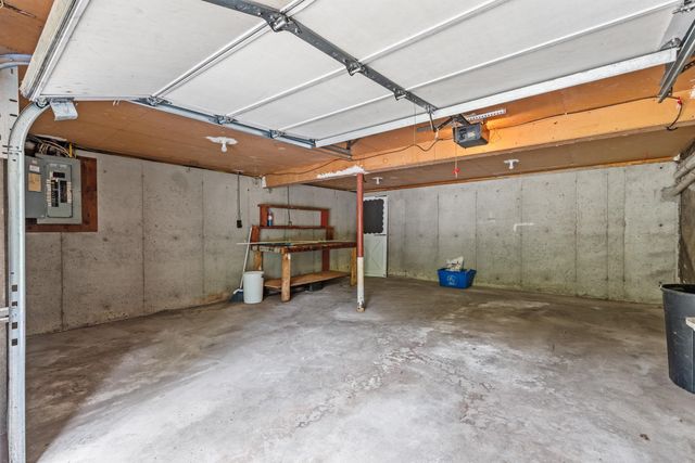 12 Davis Road, Merrimack, NH 03054