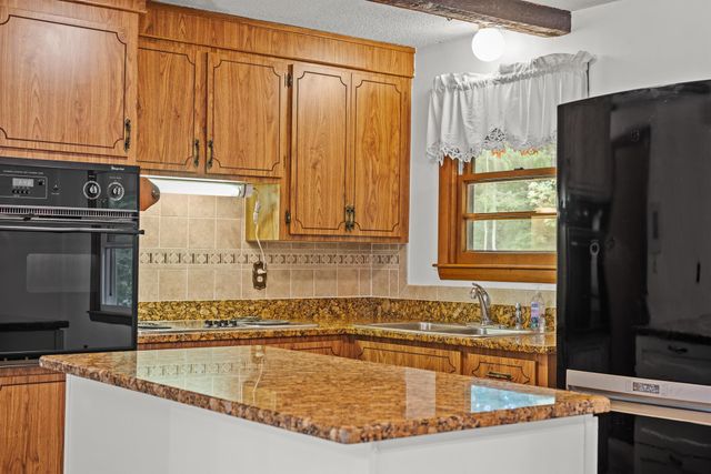12 Davis Road, Merrimack, NH 03054